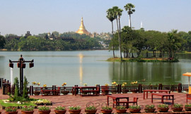 Kandawgyi garden view with Shwedagon pagoda